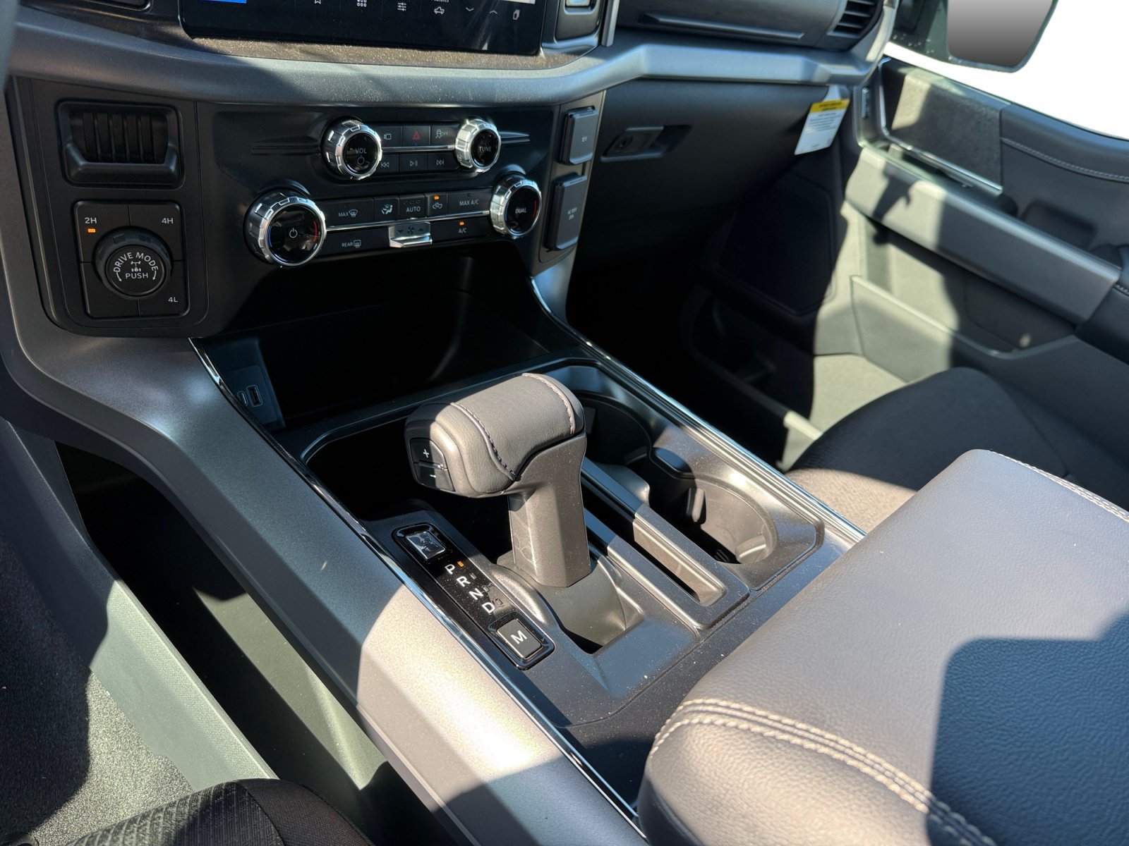 New 2026 Avalanche Ford XLT image 13