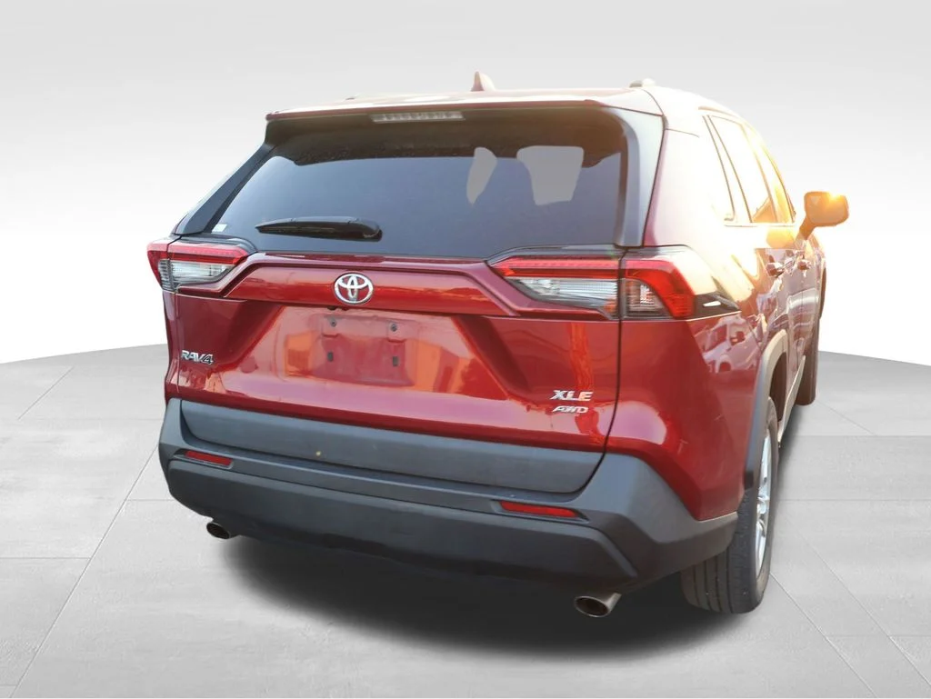 Used 2021 Red Toyota XLE image 14