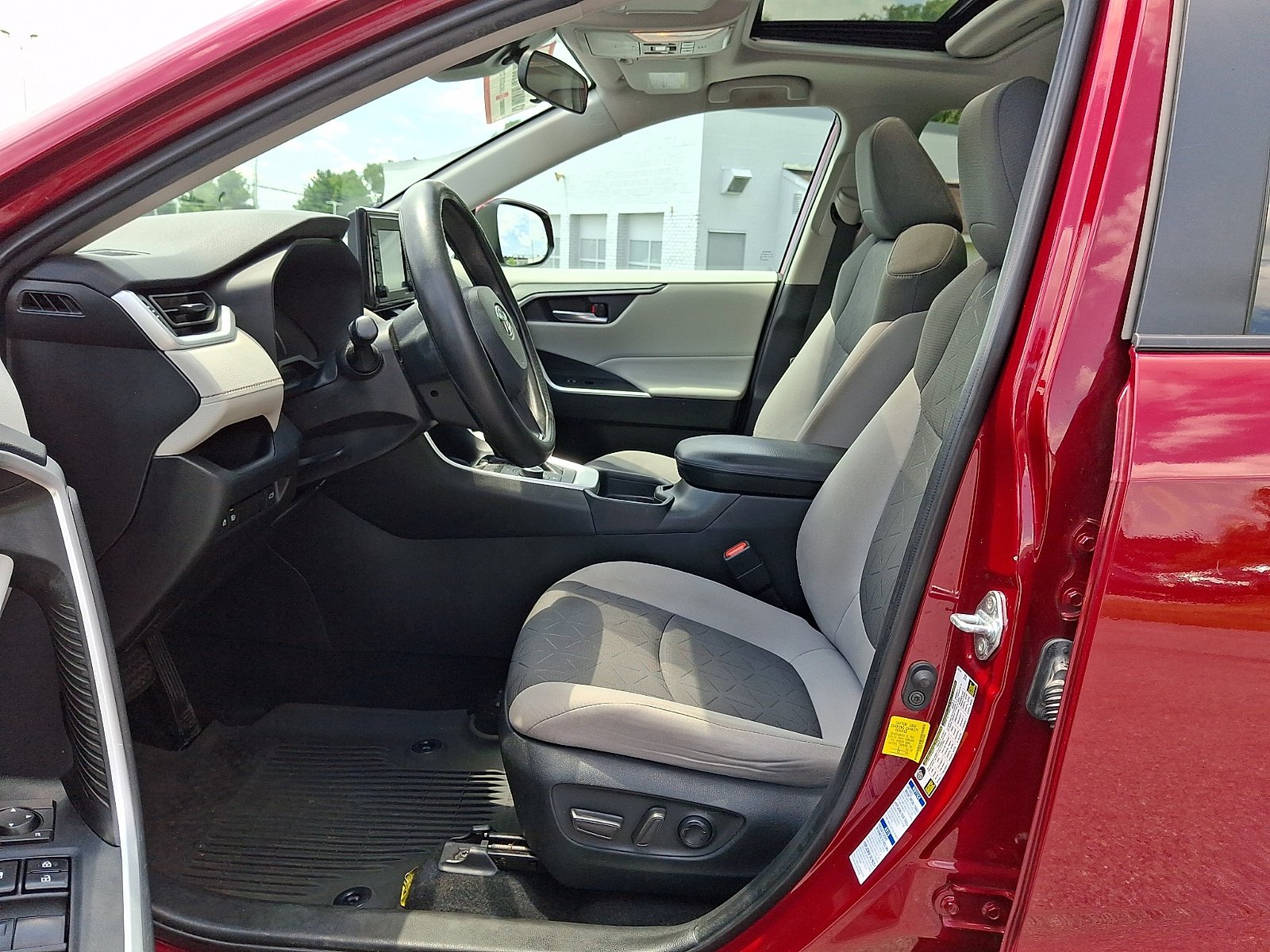 Used 2021 Ruby Flare Pearl Toyota Hybrid XLE image 15