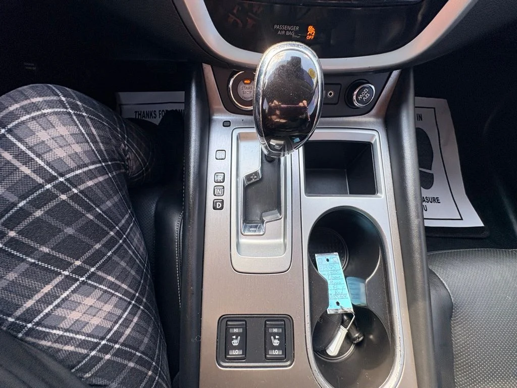 Used 2020 Red Nissan SL image 29