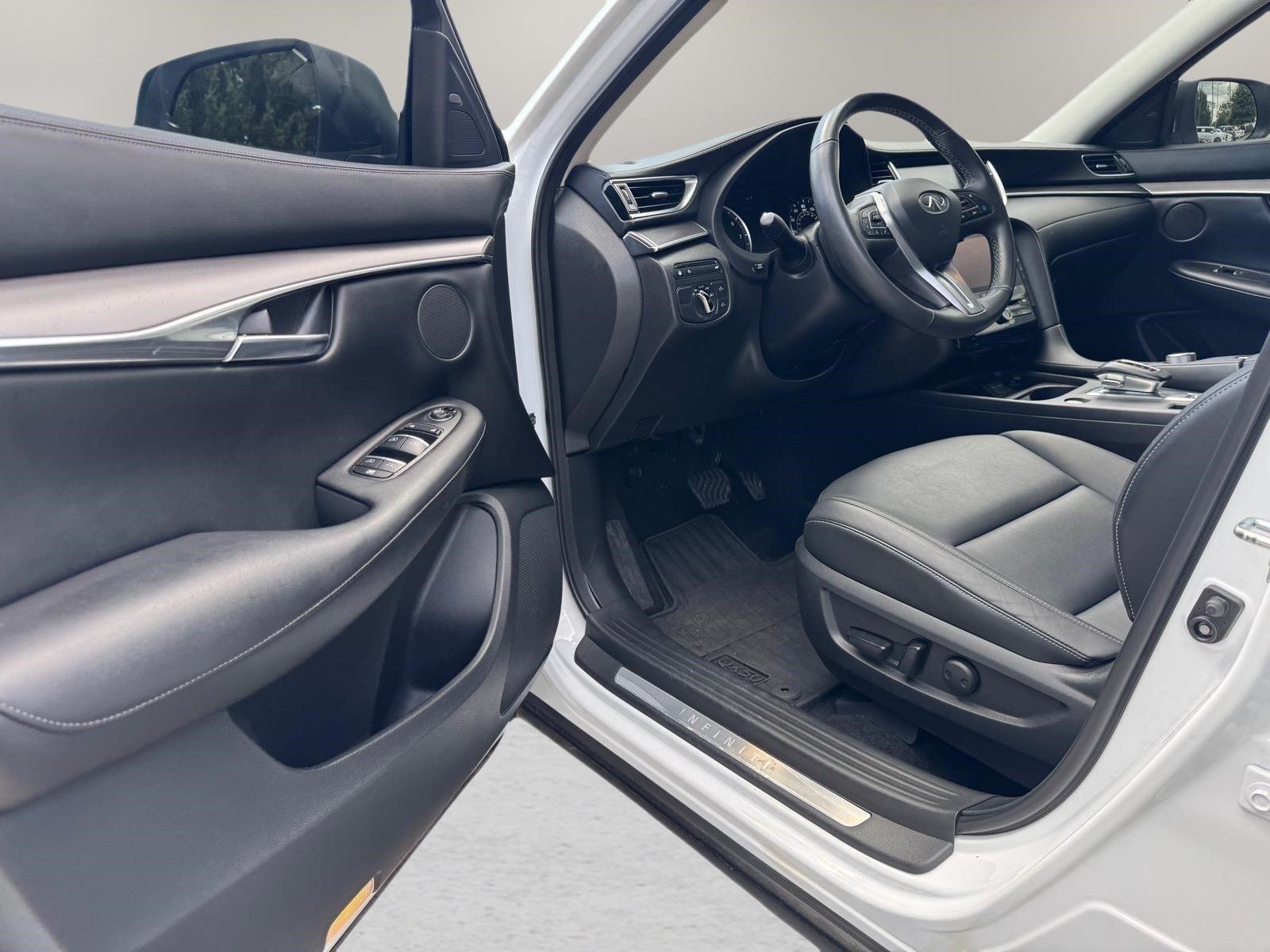 Used 2023 Lunar White INFINITI PURE image 17