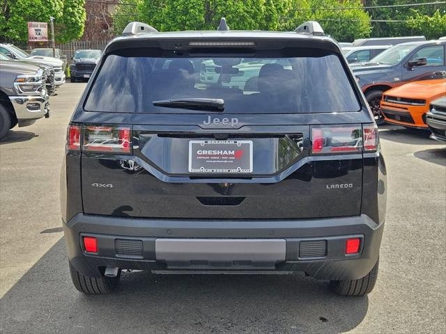 New 2026 Diamond Black Crystal Pearl-Coat Exterior Paint Jeep Laredo image 6