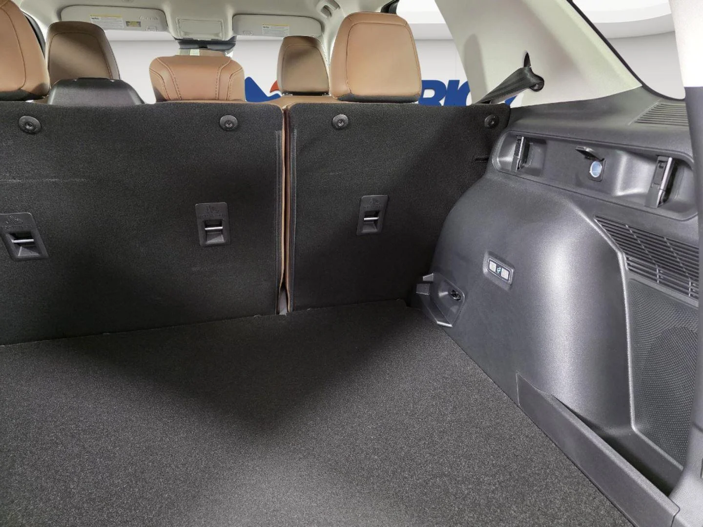 Used 2025 Carbonized Gray Metallic Ford Outer Banks image 7
