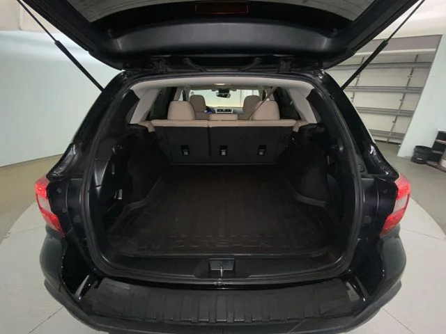Used 2019 Black Subaru 2.5i Premium image 22