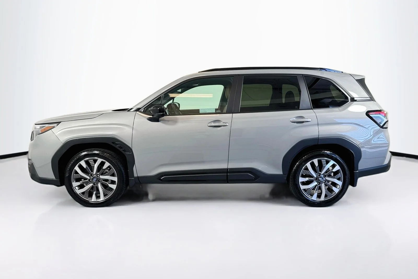 Used 2026 River Rock Pearl Subaru Touring image 8