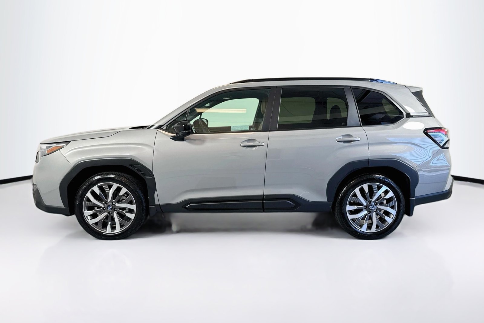 Used 2026 River Rock Pearl Subaru Touring image 8