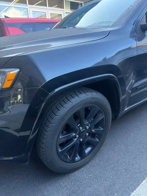 Used 2018 Black Jeep Altitude image 2