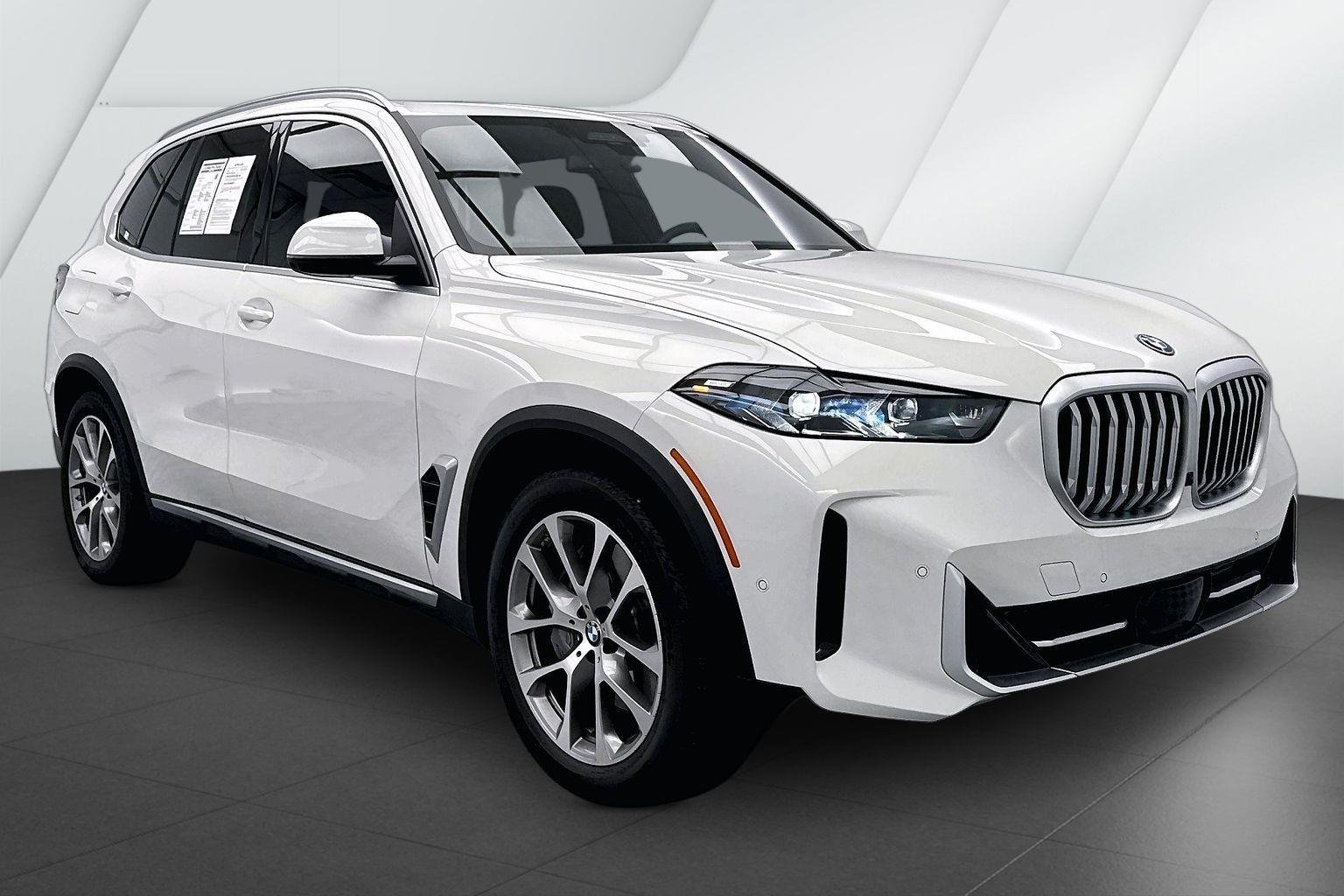 Certified Used 2026 Alpine White BMW xDrive50e image 1