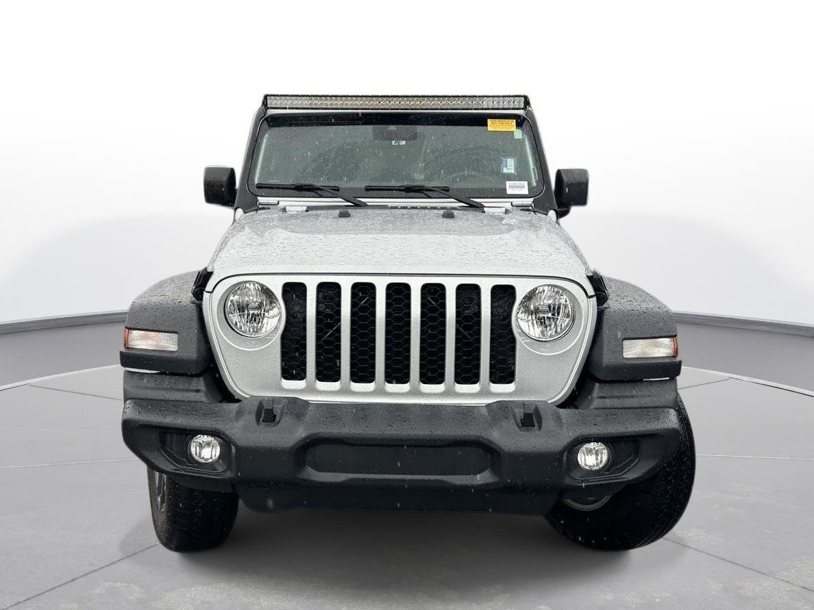 Used 2024 Silver Zynith Clearcoat Jeep Sport S image 3