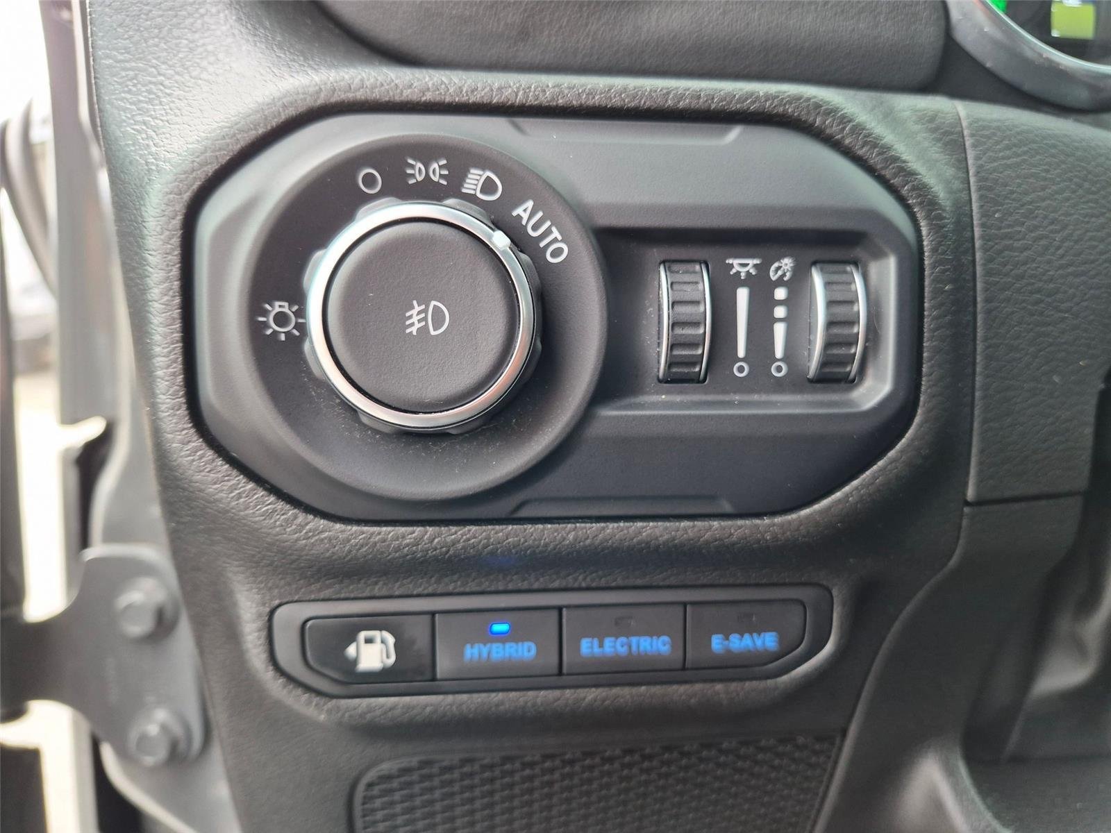 Used 2022 Sting-Gray Clearcoat Jeep Unlimited Sahara image 15