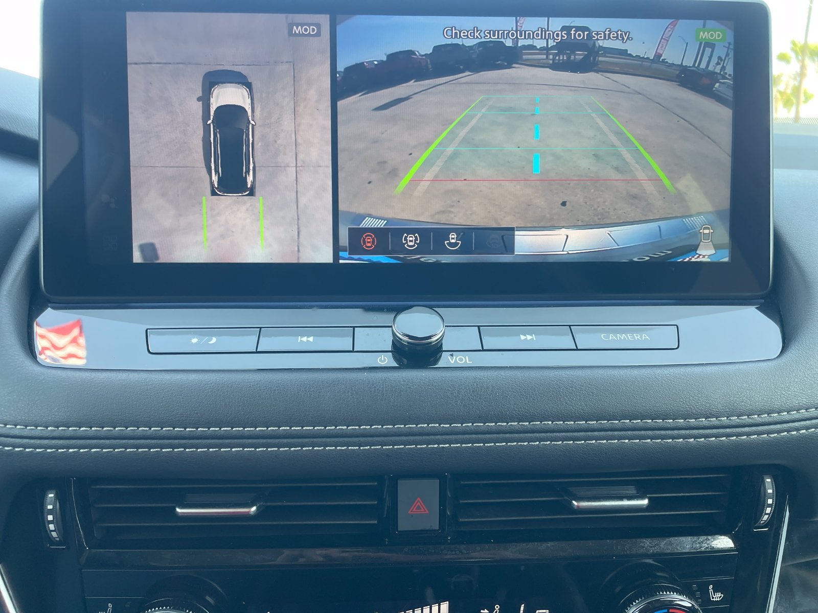 Used 2025 Gray Nissan SL image 17