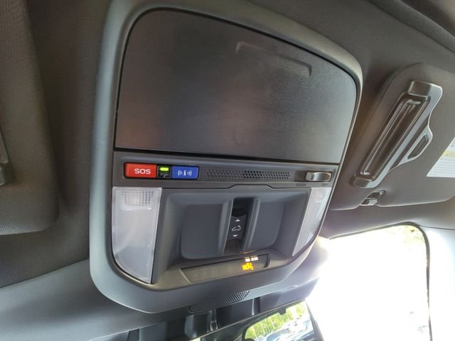 Used 2025 Crystal White Pearl Subaru Touring image 37
