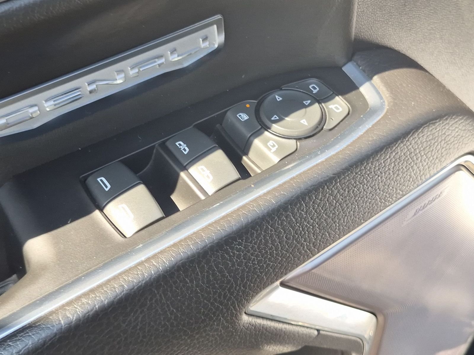 Used 2023 ONYX BLACK GMC Denali image 23