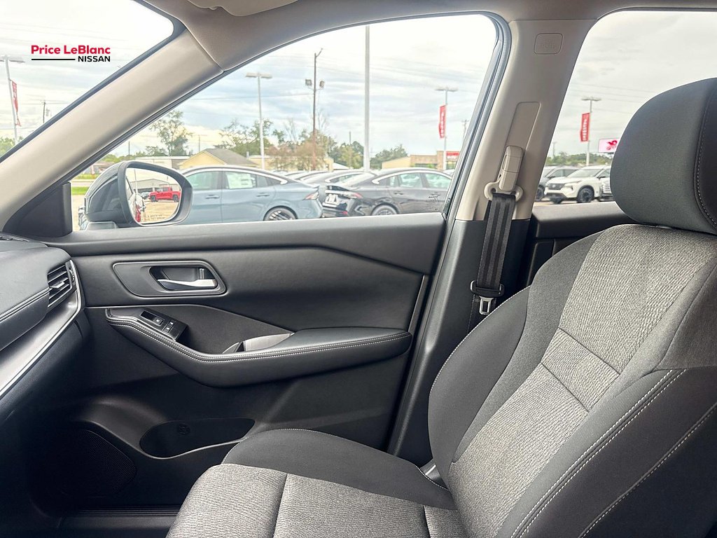 Certified Used 2025  Nissan SV image 14