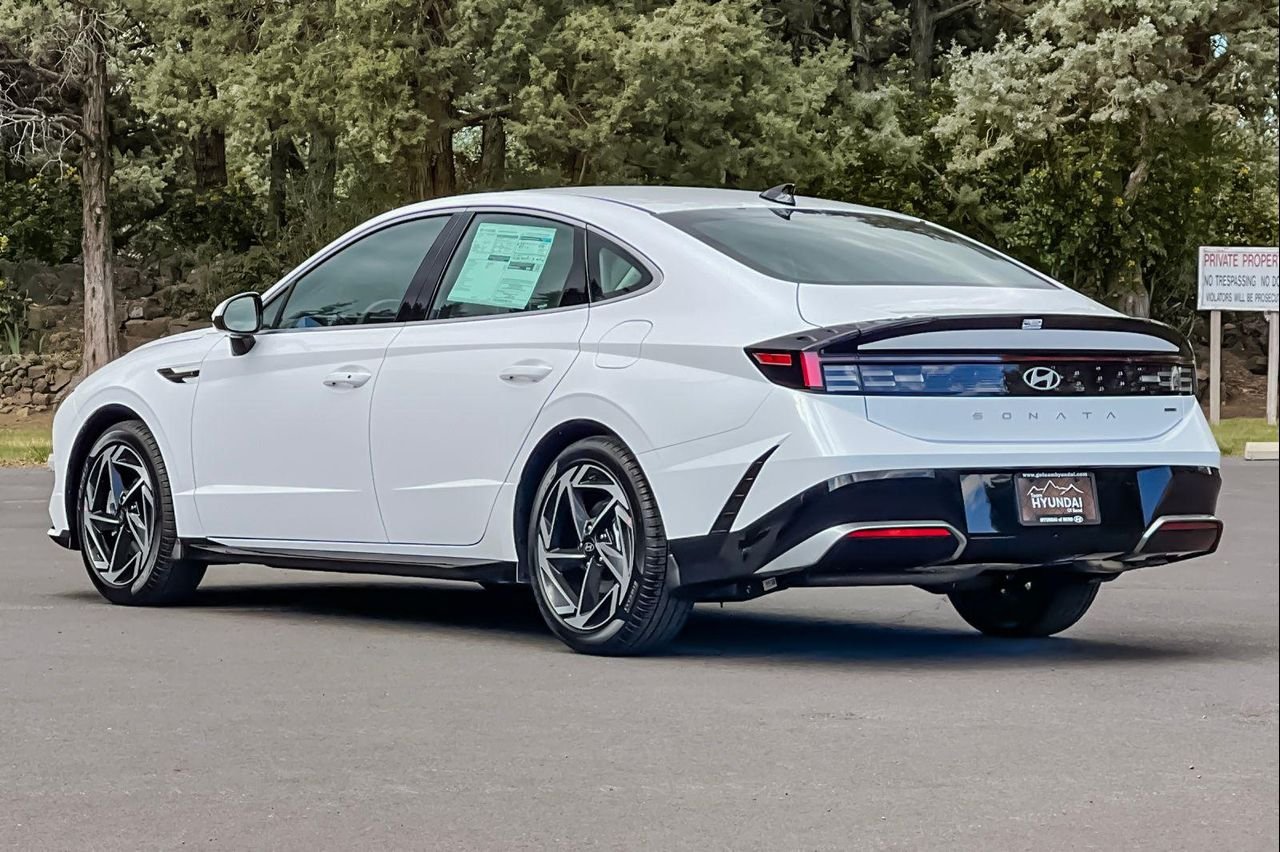 New 2026 White Hyundai SEL Sport image 6