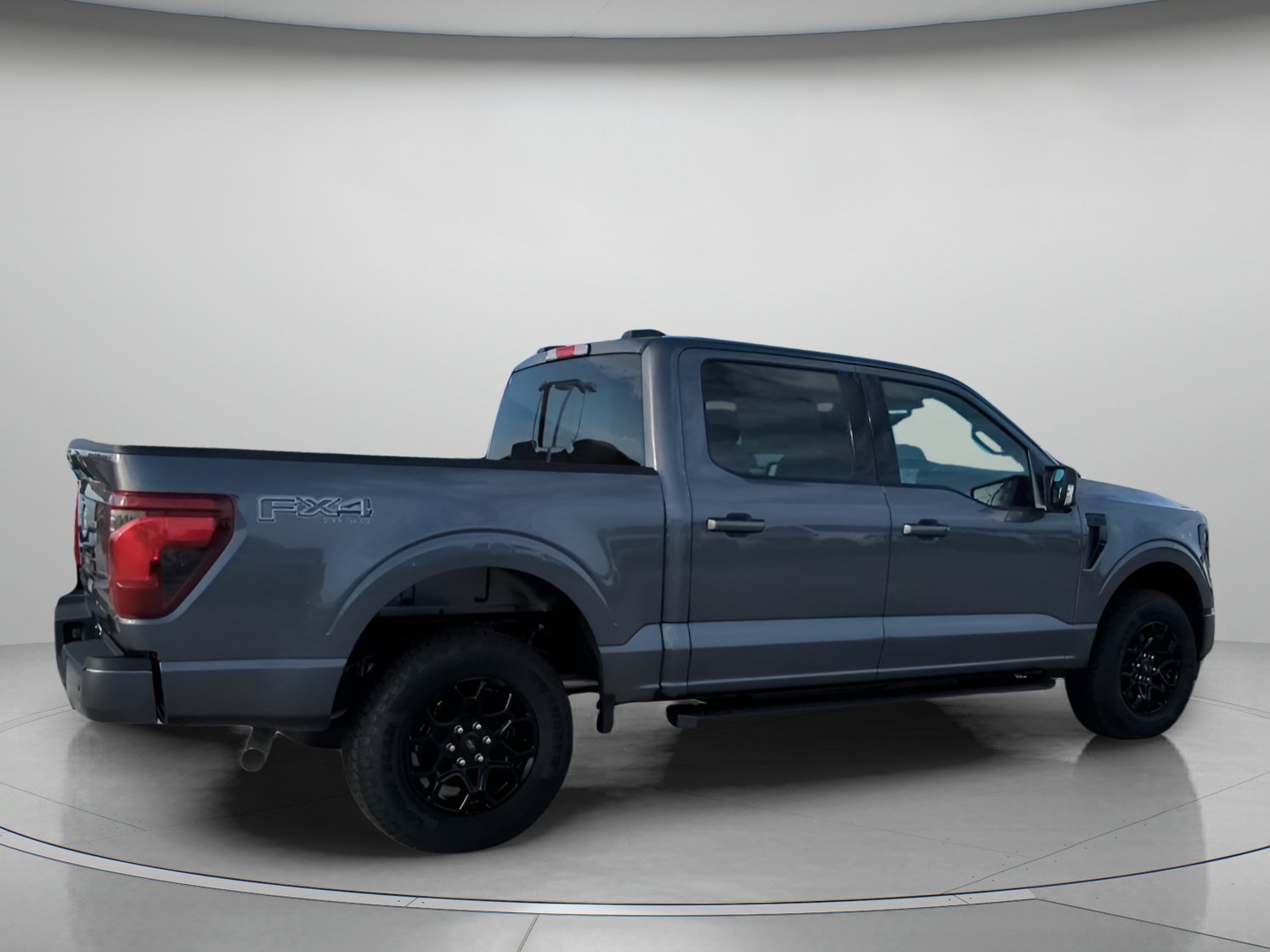 New 2026 Carbonized Gray Metallic Ford XLT image 26