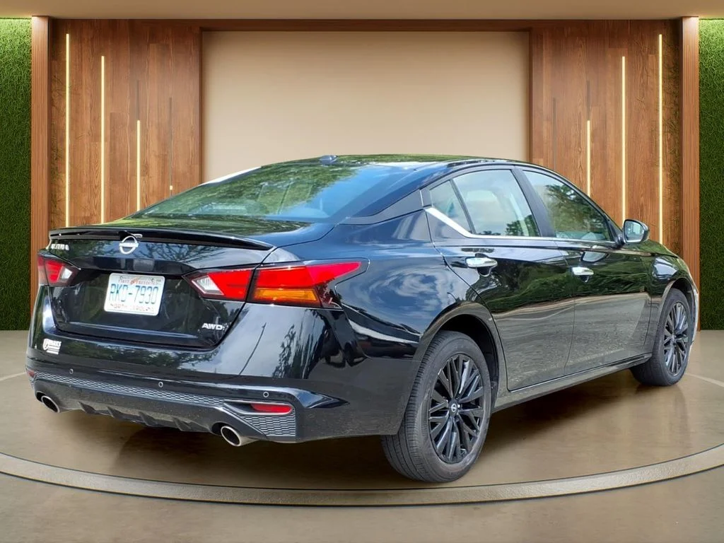 Used 2025 Black Nissan 2.5 SV image 31