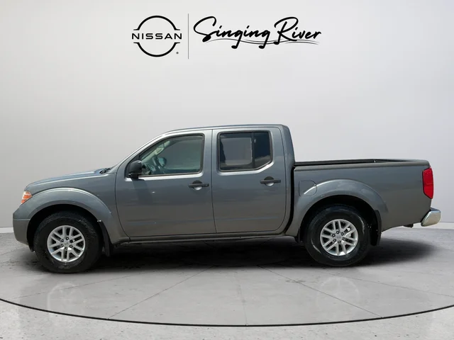 Used 2018 Gray Nissan SV image 4