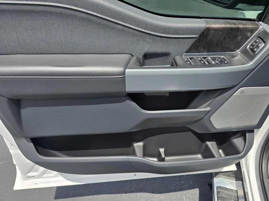 Used 2023 White Ford LARIAT image 18