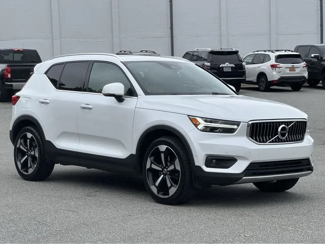 Used 2019 White Volvo T5 Inscription image 39