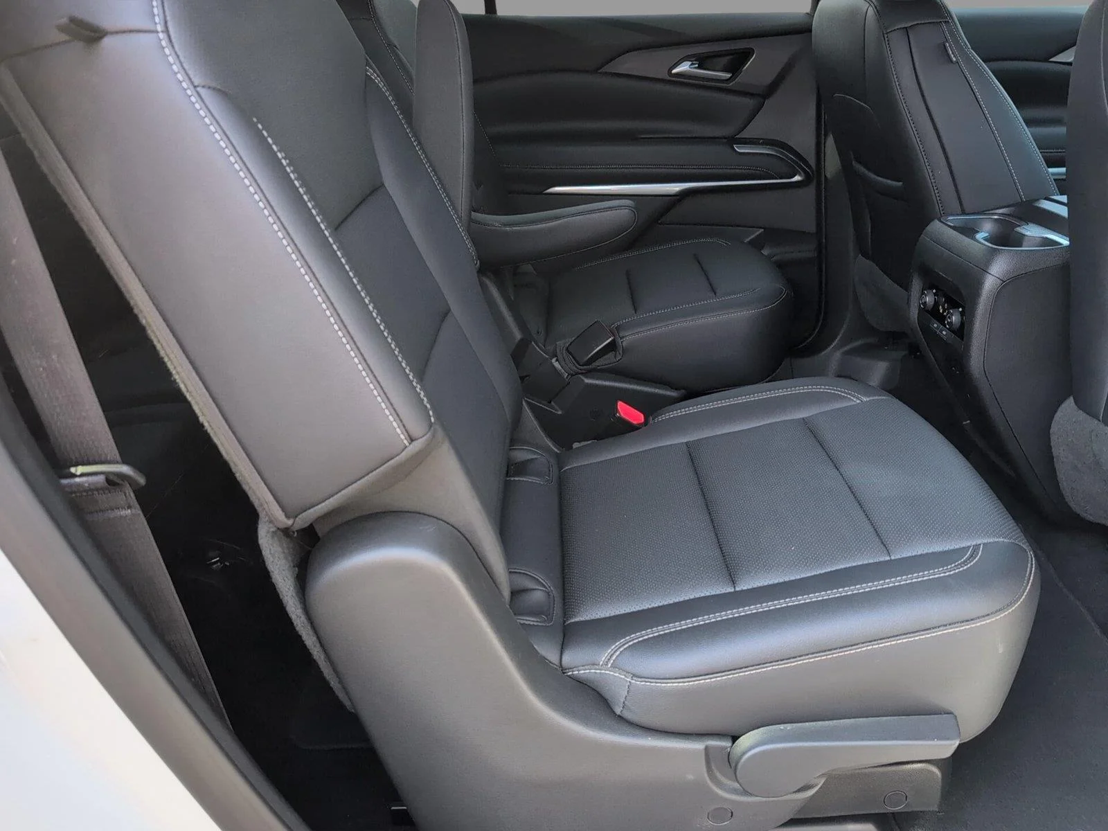 Used 2025 Summit White Chevrolet LT image 37
