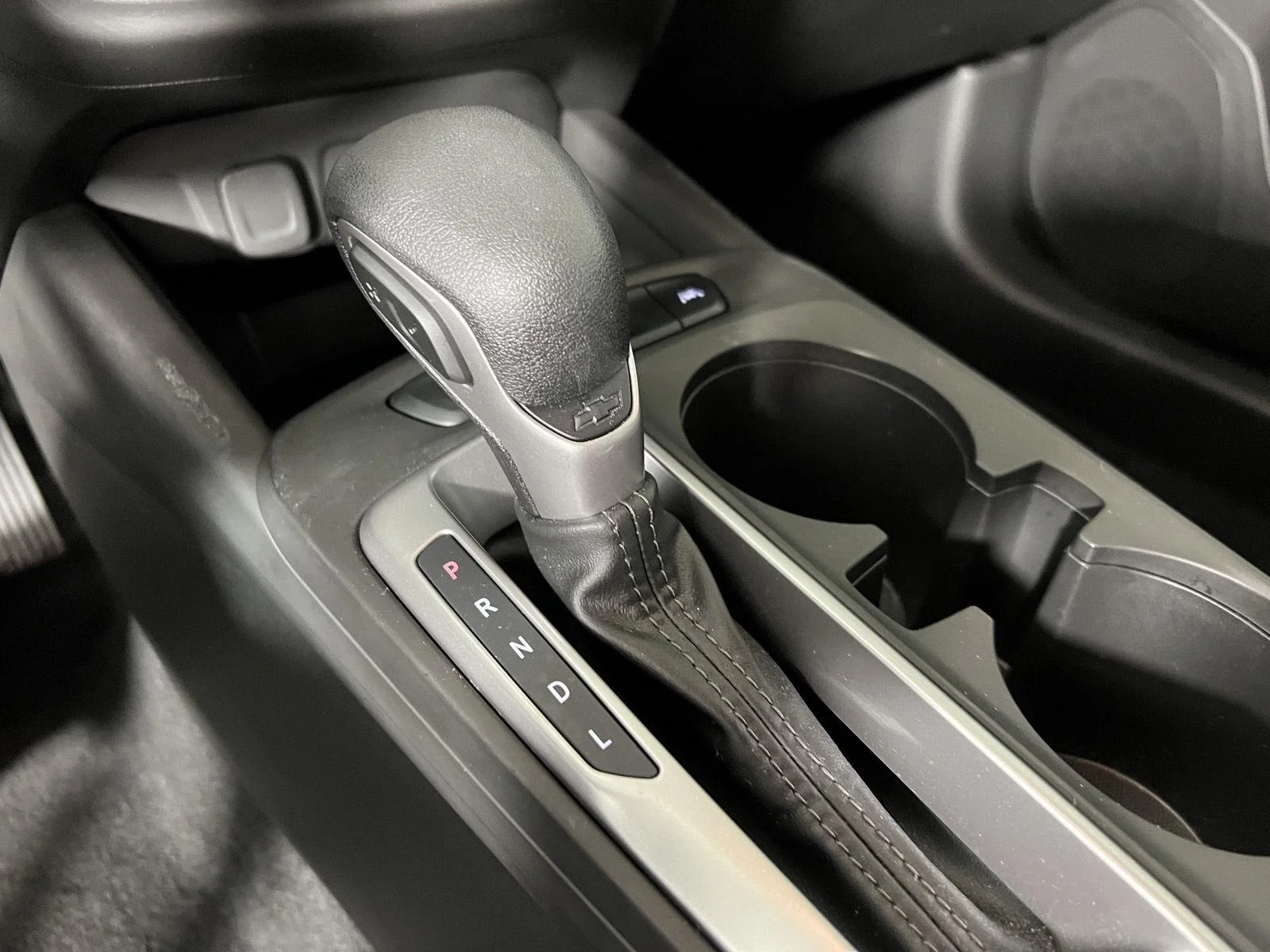Used 2024 Summit White Chevrolet LS image 21