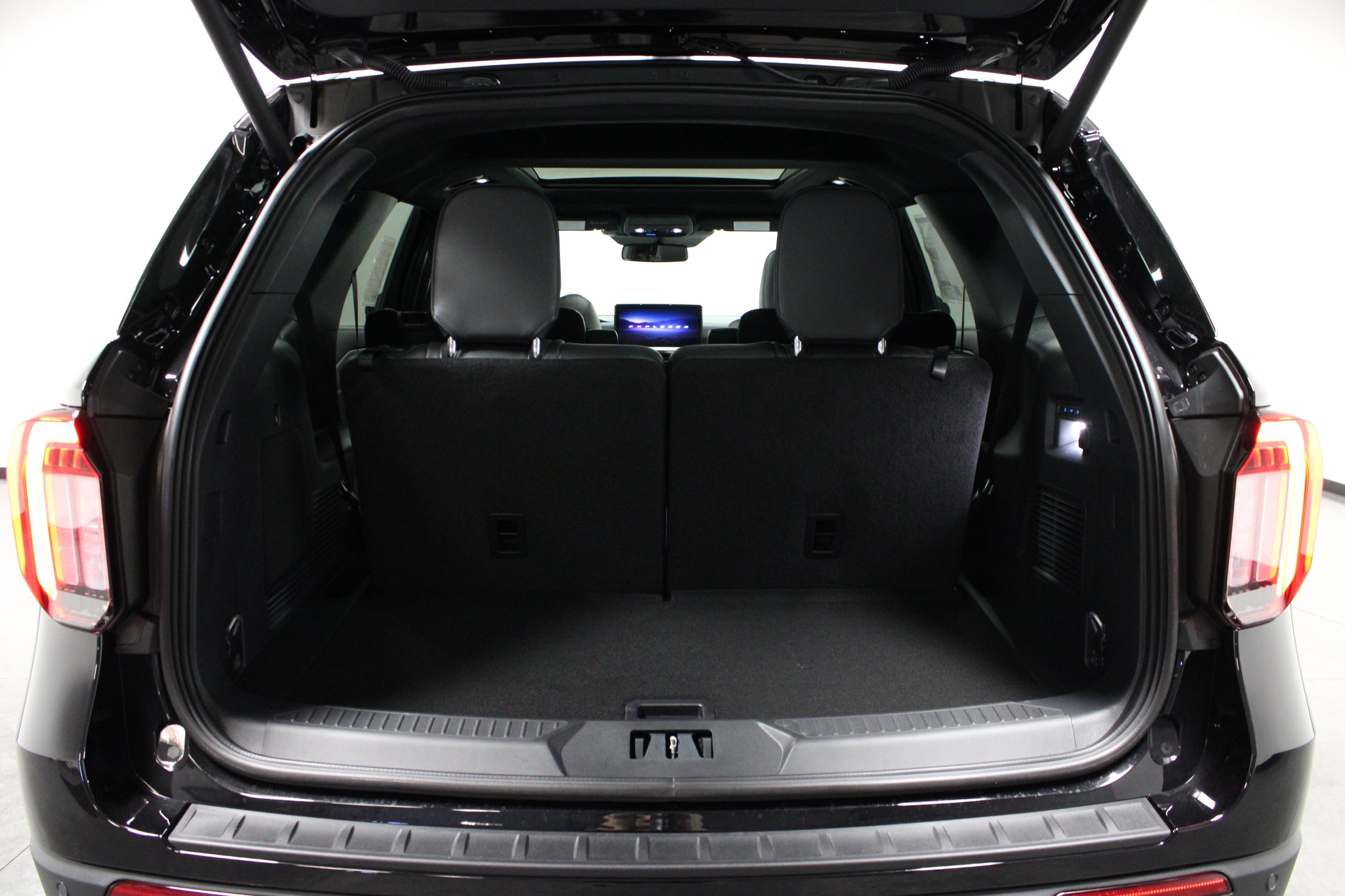 New 2026 Agate Black Metallic Ford Tremor image 15