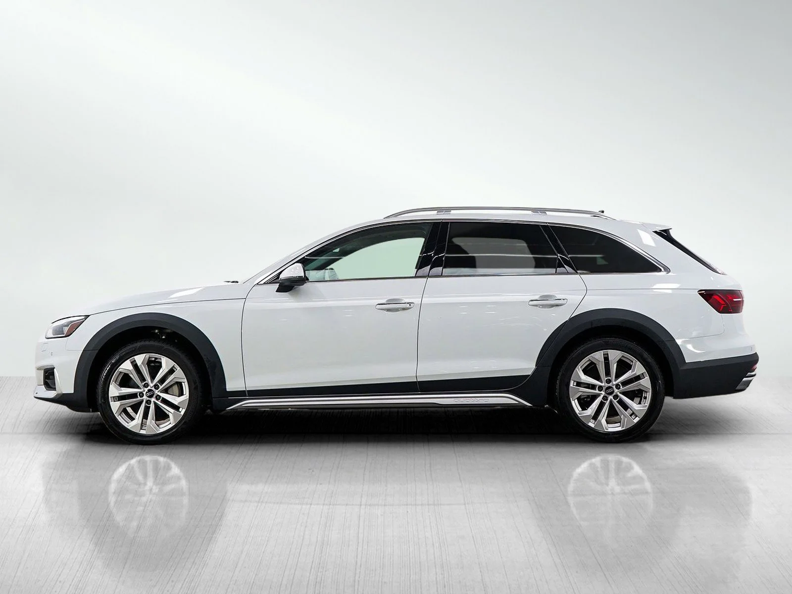 Used 2022 Audi A4 allroad Premium Plus with VIN WA18AAF4XNA042834 for sale in Hopkins, Minnesota