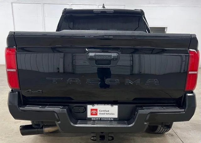 Used 2025 BLACK Toyota  image 5