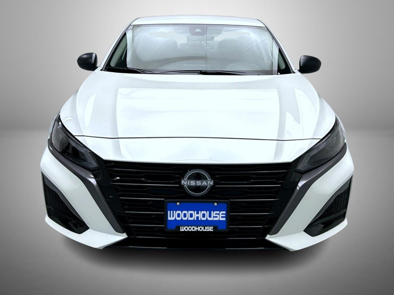 New 2026 Pearl White Nissan 2.5 SV image 2