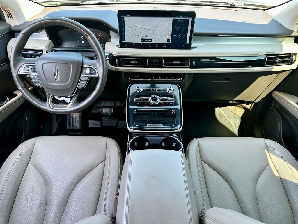 Used 2023 Gray Lincoln Standard image 17