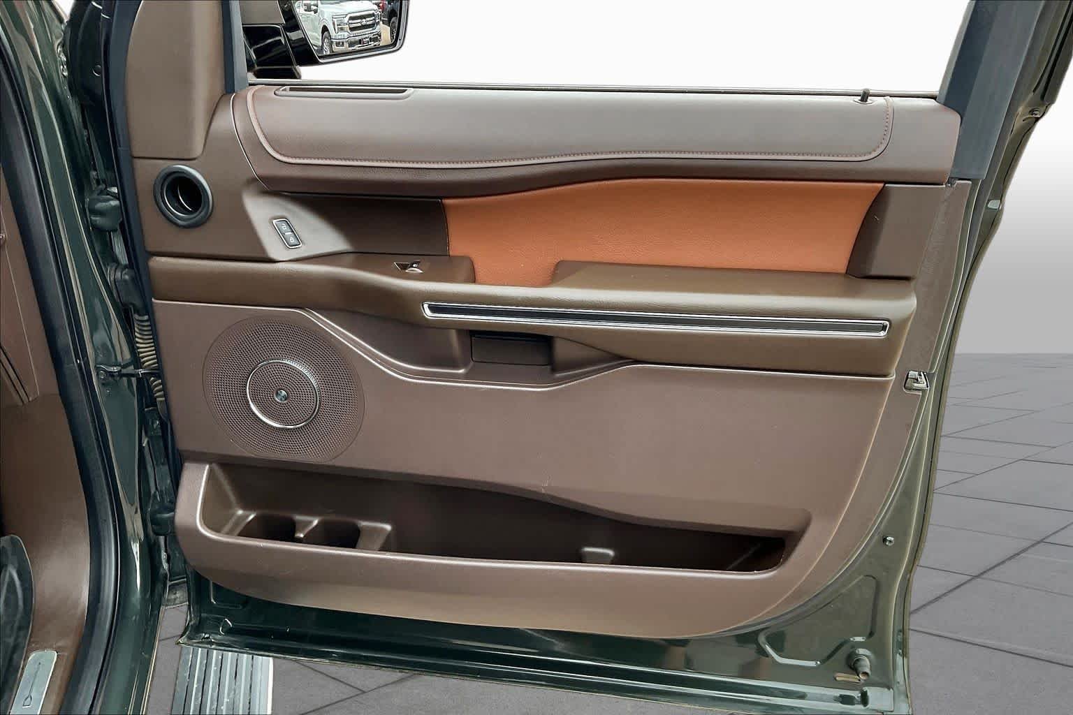 Used 2022 Forged Green Metallic Ford King Ranch image 23