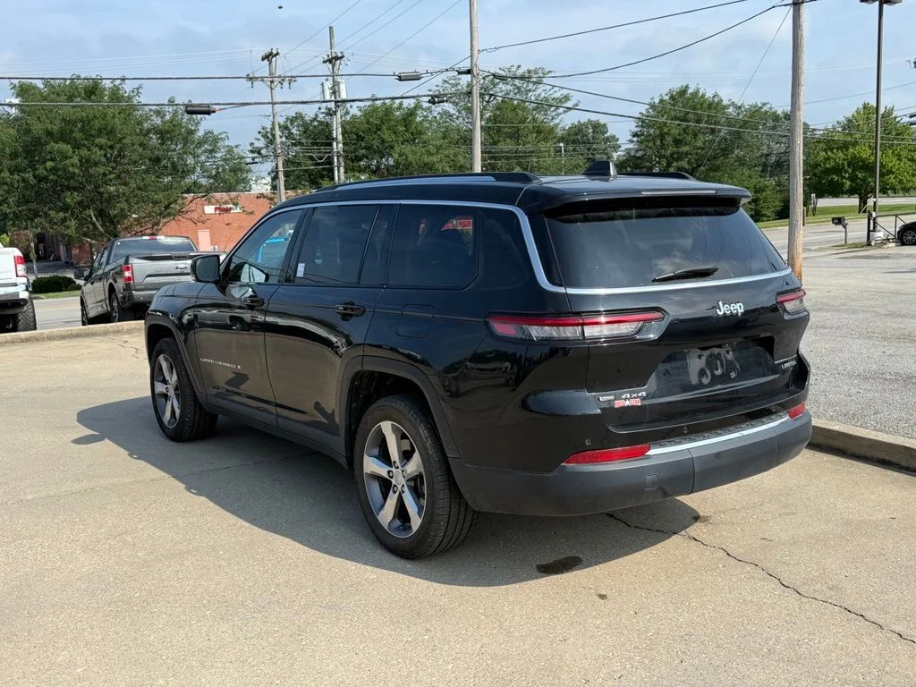 Used 2022 Black Jeep Limited image 8