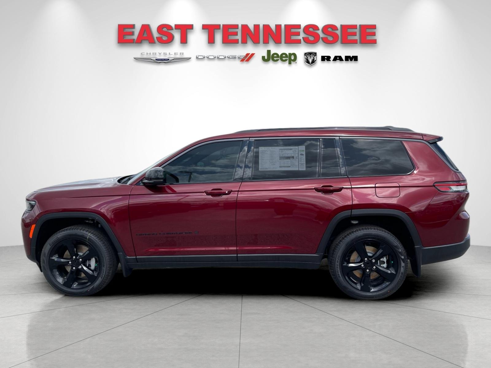 New 2026 Velvet Red Pearl-Coat Exterior Paint Jeep Limited image 6