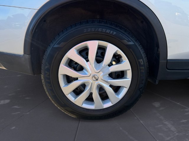 Used 2017 Silver Nissan S image 40