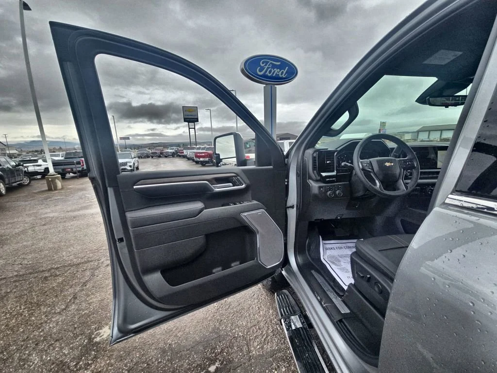 2026 Chevrolet Silverado 3500 HD High Country - Photo 26