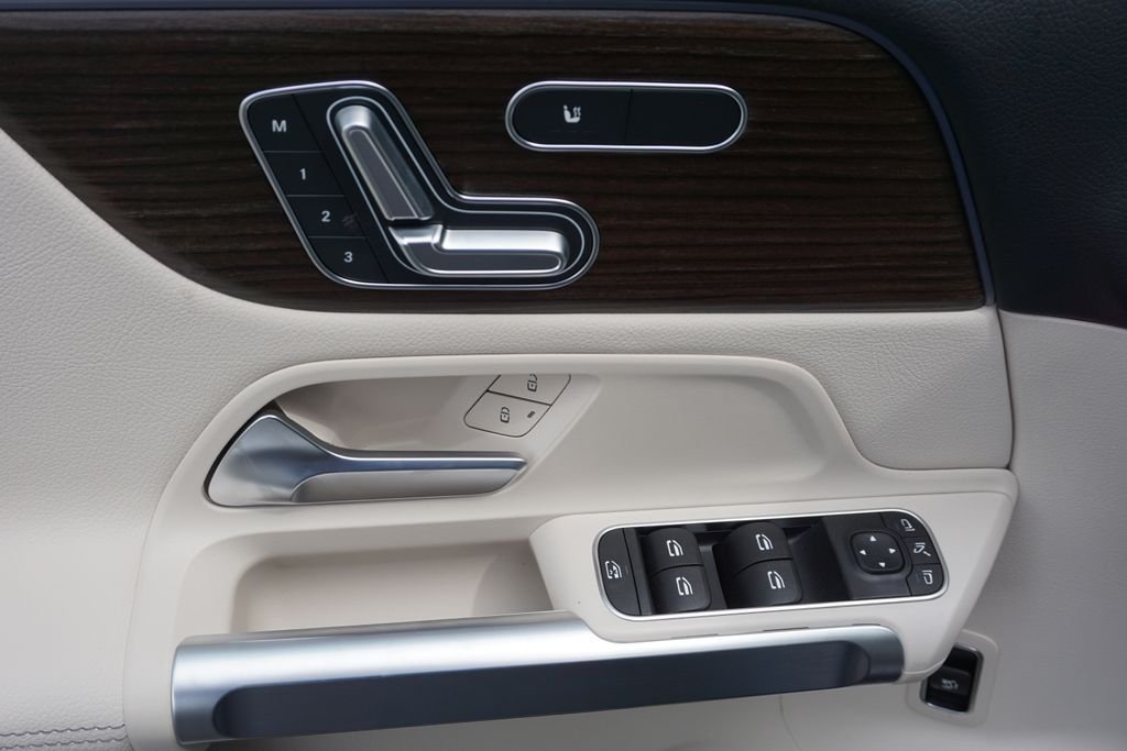 2025 Mercedes-Benz GLB Base - Photo 18