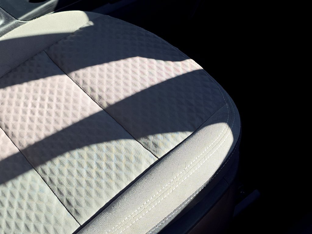 Used 2020 Blue Ford SE image 28