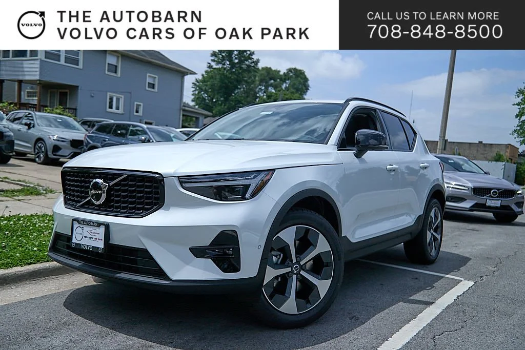 2026 Volvo XC40 B5 Plus Dark AWD's photo