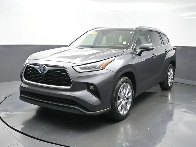 Used 2021 Gray Toyota Limited image 3