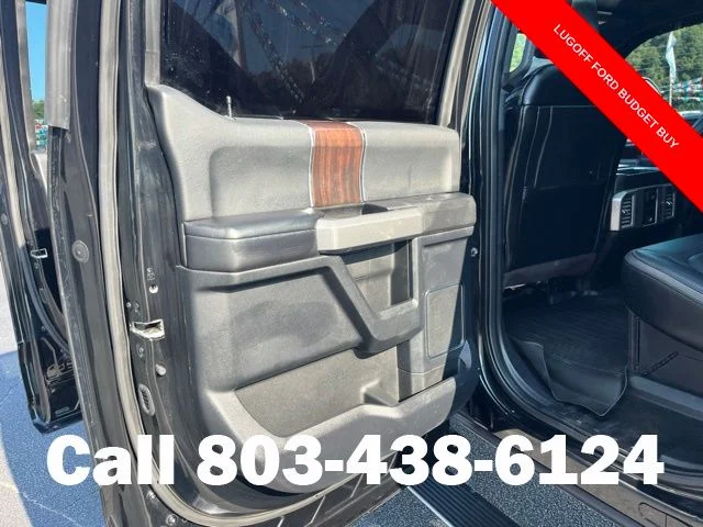 Used 2017  Ford Platinum image 12
