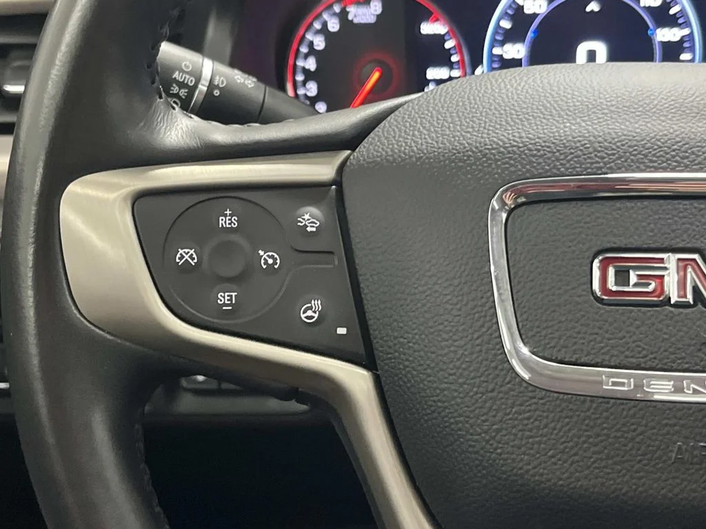 Certified Used 2022 WHITE FROST TRICOAT GMC Denali image 19