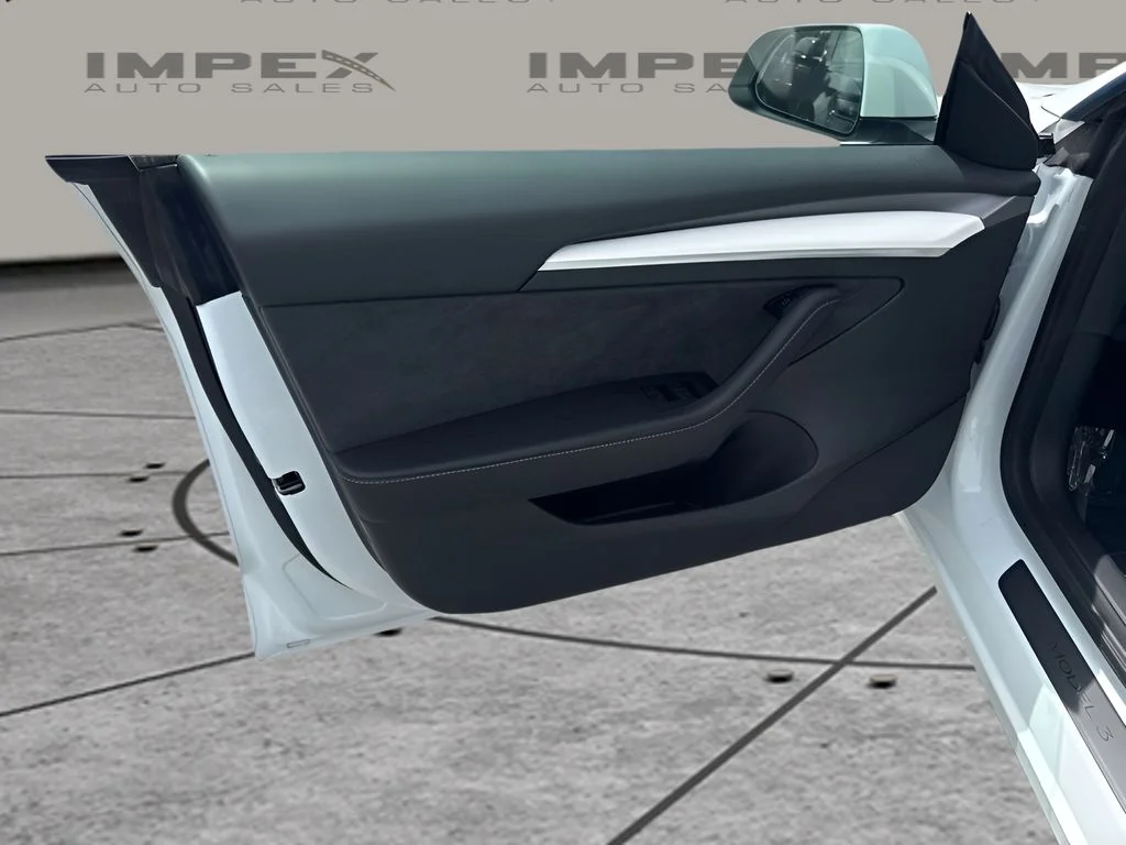 Used 2023 White Tesla Base image 17