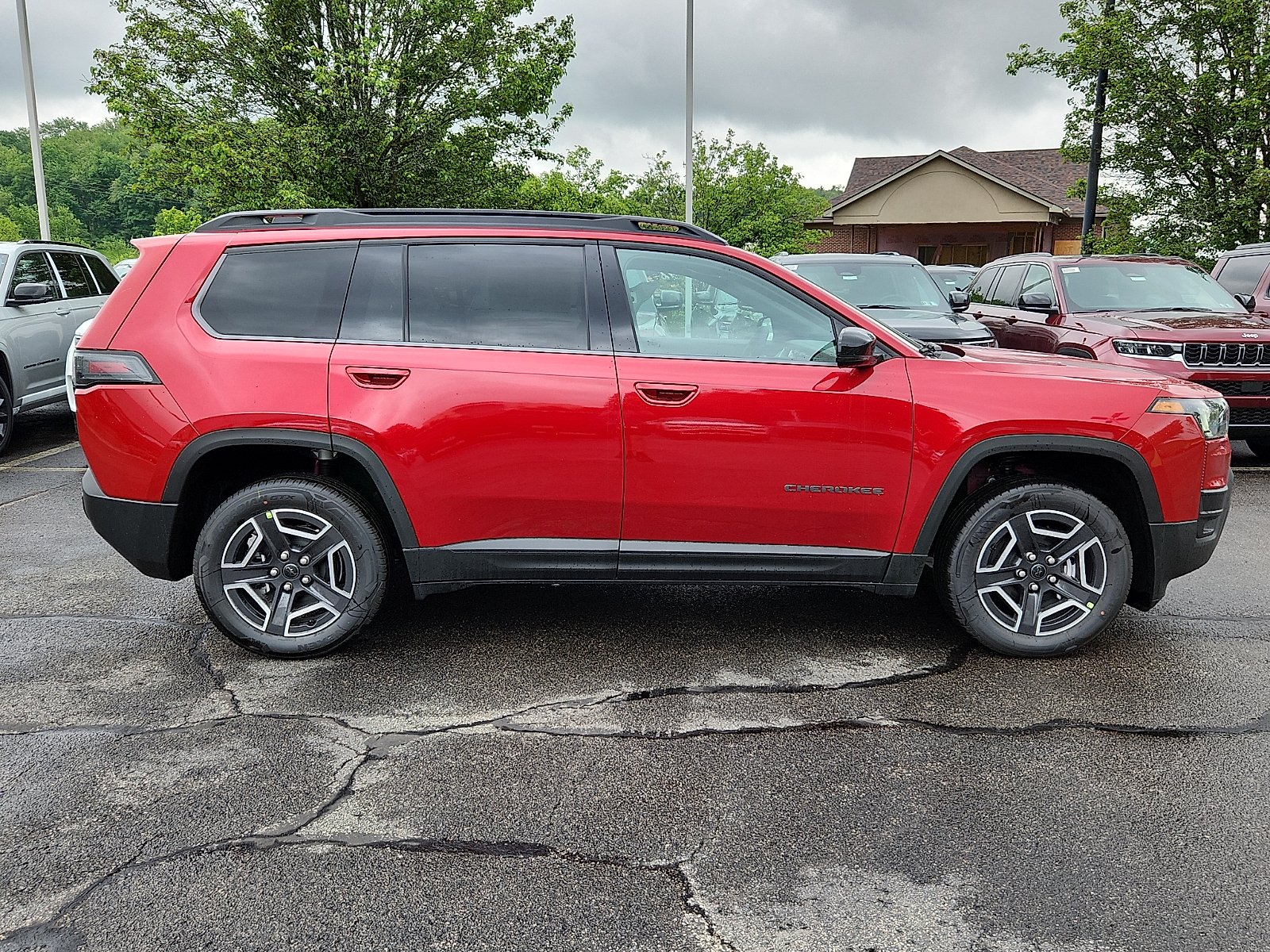 New 2026 Red Hot Pearl-Coat Exterior Paint Jeep Limited image 7