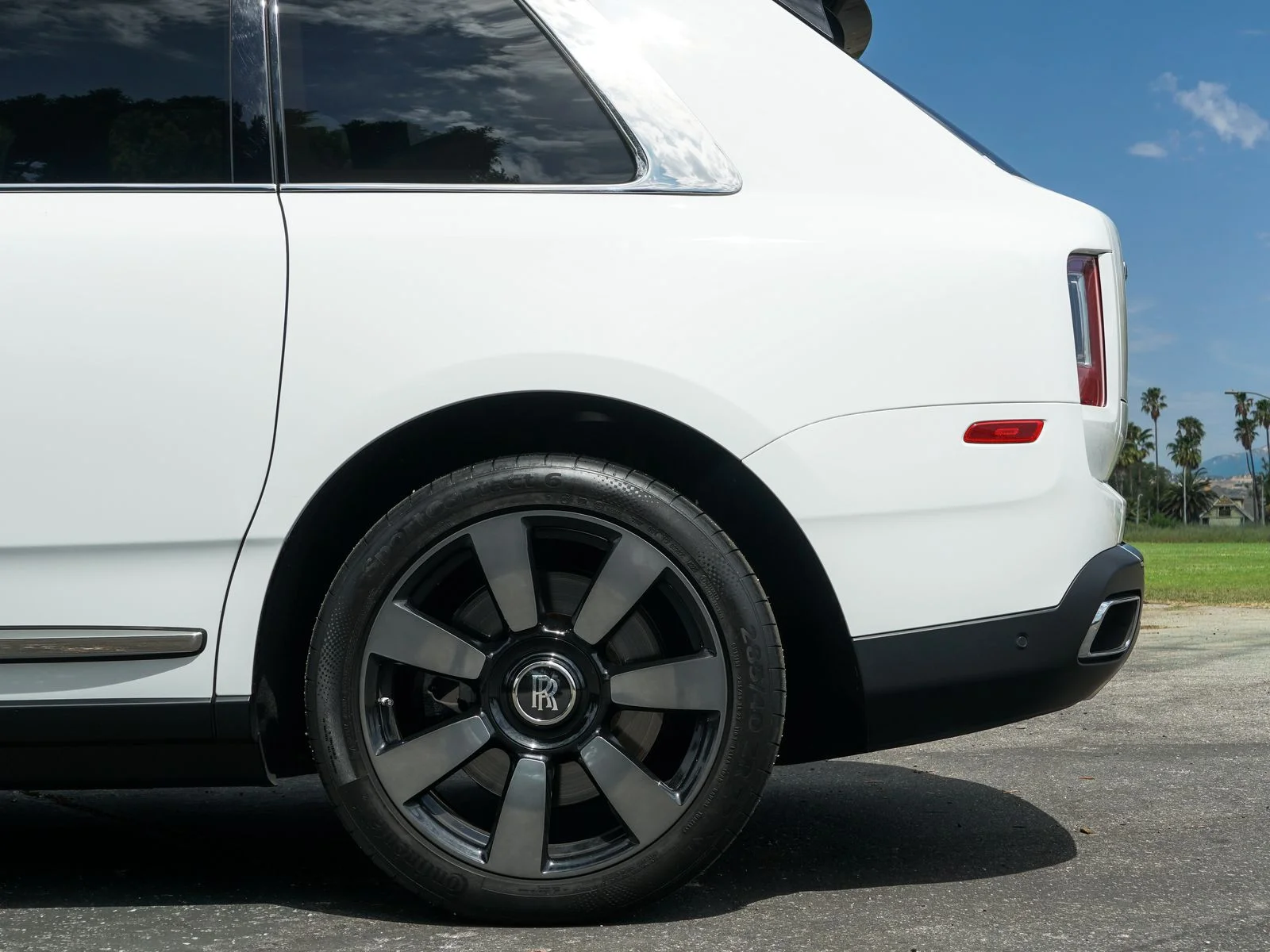 Certified Used 2024 Arctic White Rolls-Royce  image 4