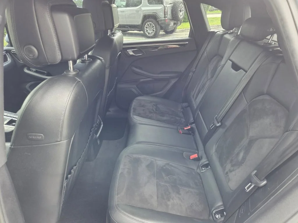 Used 2018 Silver Porsche  image 24