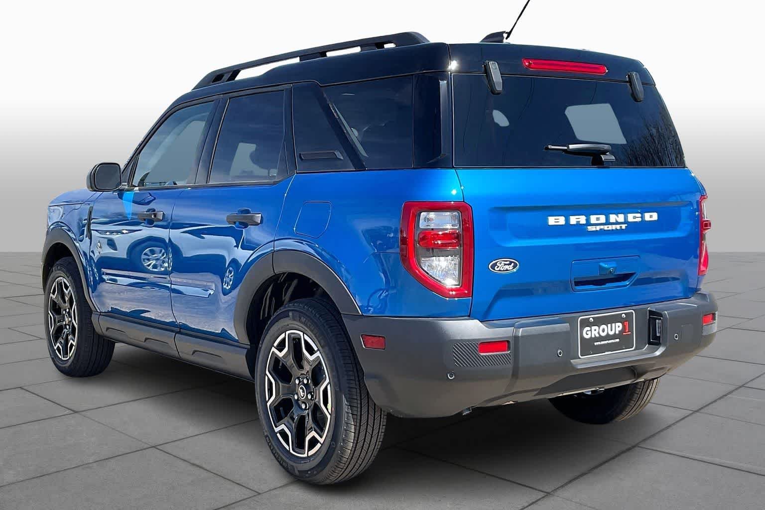 New 2026 Velocity Blue Metallic Ford Outer Banks® image 12