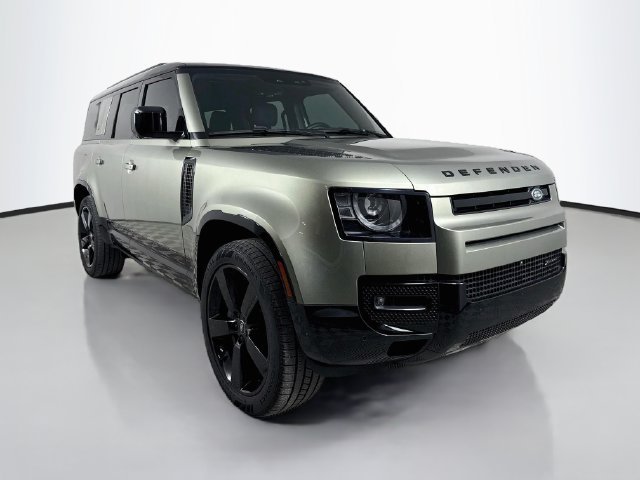 Certified Used 2023 Green Land Rover X-Dynamic SE image 3