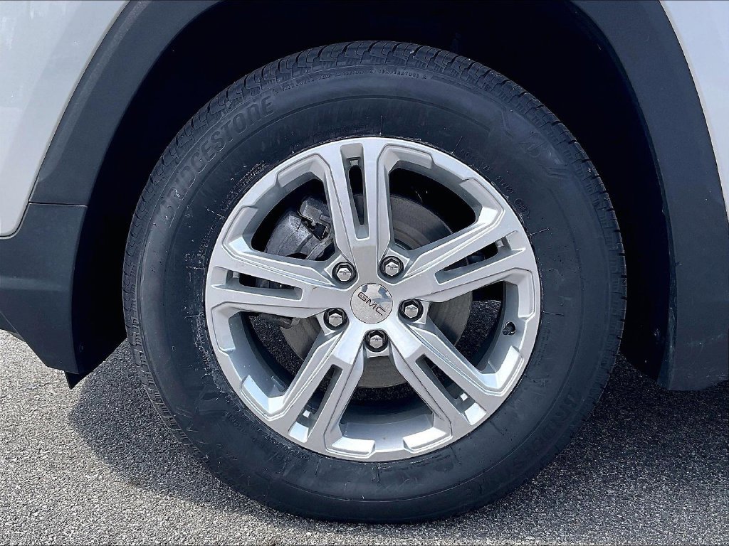 Used 2022 Silver GMC SLE image 7