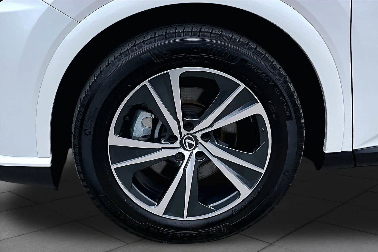 Used 2024 Eminent White Pearl Lexus Premium image 11